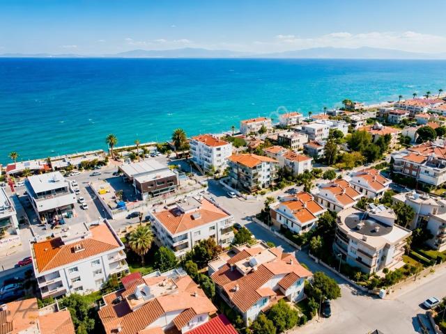 Güzelbahçe Yalı'da Deniz Manzaralı Şahane Konumda Satılık Villa