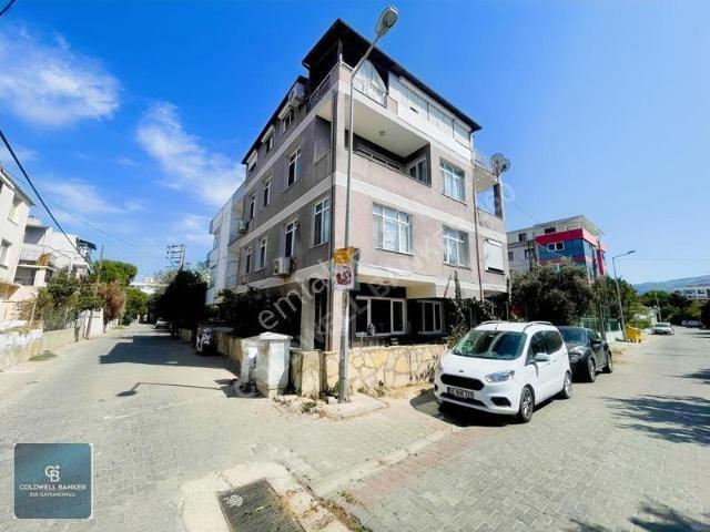 Güzelbahçe Yalı'da Denize 100m, 3+1 Kiralık Daire