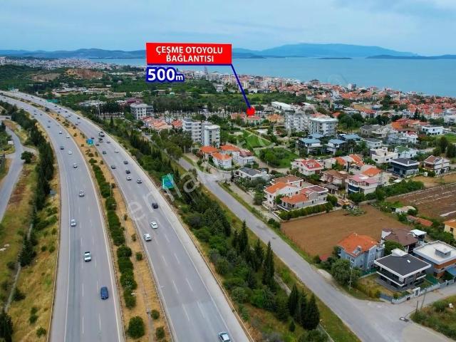 Güzelbahçe Yalı Mahallesi'nde Özenle Tasarlanmış Villa.