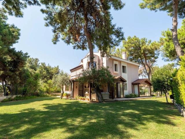 Güzelbahçe Yelki Mh Site İçerisinde Doğayla İç İçe Satılık Villa
