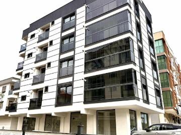 Güzelbahçe Yelki,anacadde üzeri KİRALIK eşyalı 1+1 sıfır daire