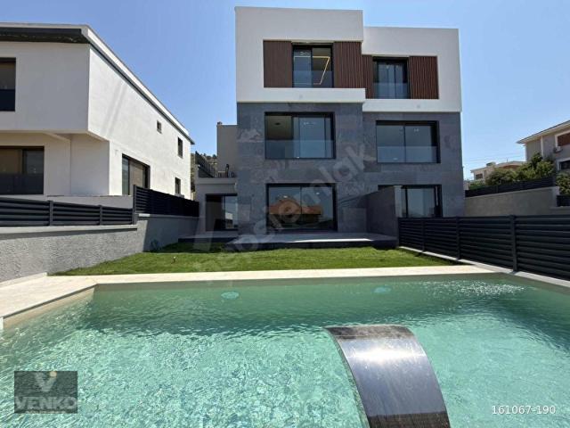 Güzelbahçe Yelki'de Satılık Müstakil Havuzlu Fırsat Sıfır Villa