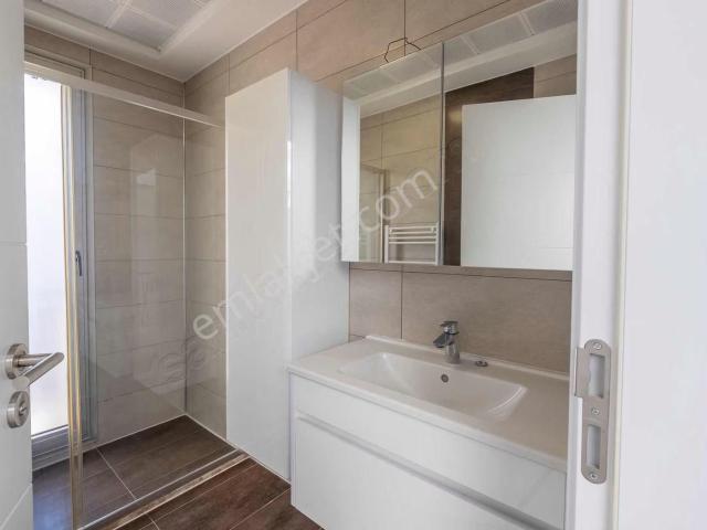 Güzelbahçe 7/24 Güvenlikli Site İçinde 5+1 Satılık Villa