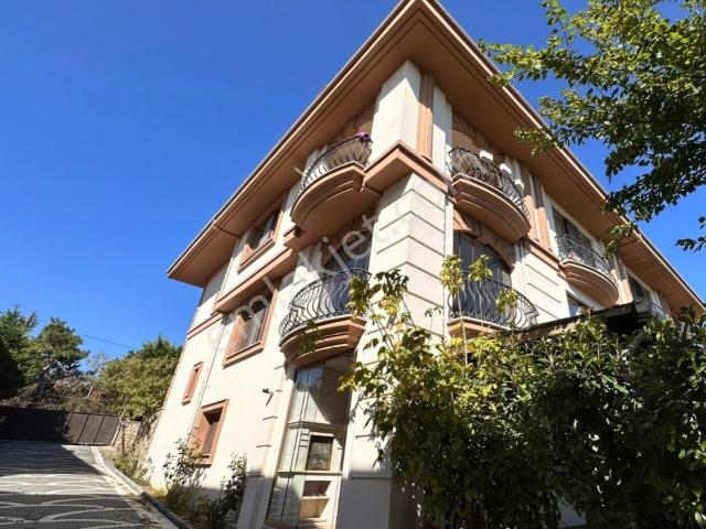 Güzelce Villa Mare'de Özel Deniz İskelesine Sahip Lüks 5+1 Villa