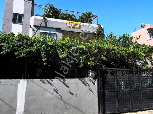 Güzelevler Mah. Levent Caddesine 2. Parselde 2 Katlı Müstakil