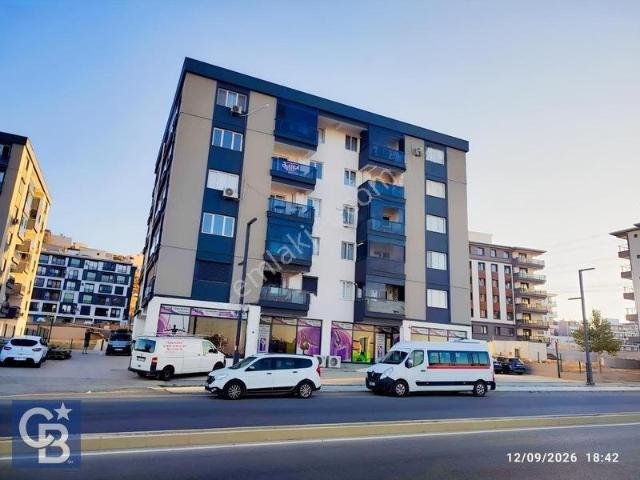Güzelhisar Caddesinde Site İçinde Geniş 3+1 Kiralık Daire