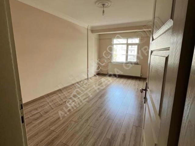 Güzeller Mah. Yenilenmiş Satılık 3+1 Daire, 135 M², Merkezi