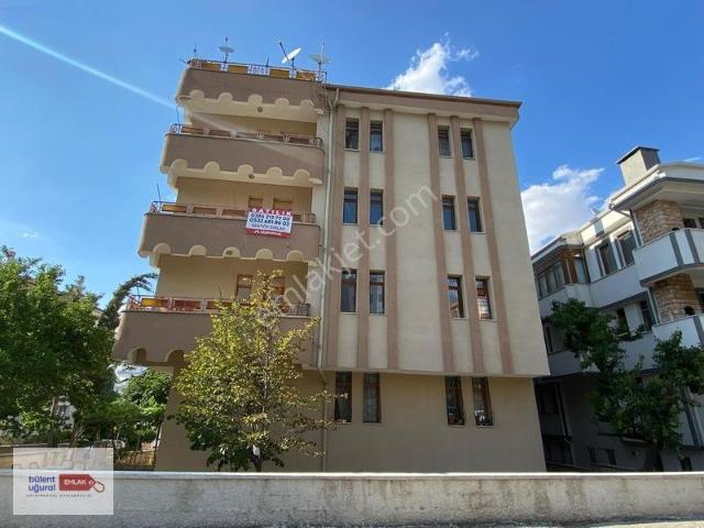 Güzelyurt Mah. 'de Versa Hastanesinin Yanında Satılık 3+1