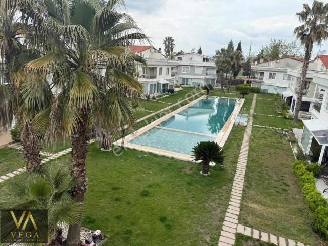 Güzelyurt Mah 5+1 Site İçinde Havuzlu Kiralık Villa
