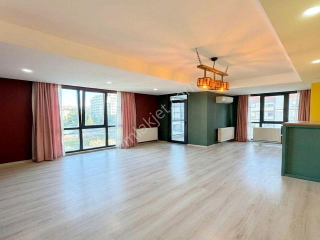 Güzelyurt Mah'de Butik Sitede Kiralık 2+1 Dubleks