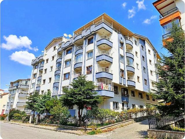 Güzelyakada Kök Tapu Ara Katta Güventepe Cadde Yakını Satlık 3+1 Daire
