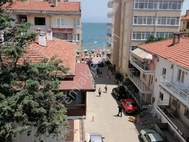 Güzelyalı Yalı'da Denize Yürüme Mesafesinde Eşyalı 2+1 Satılık