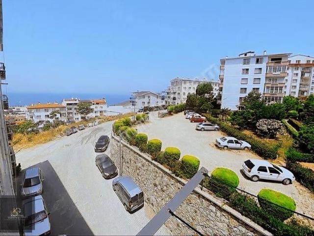 Güzelyalı Burgaz'da Kapitalden Deniz Manzaralı 1+1 Kiralık Daire