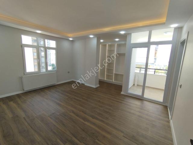 Güzelyalıda Bulvara 2.parselde 3+1 Kapalı Mutfaklı Giyinme Odalı Doğalgazlı Lüks Daire