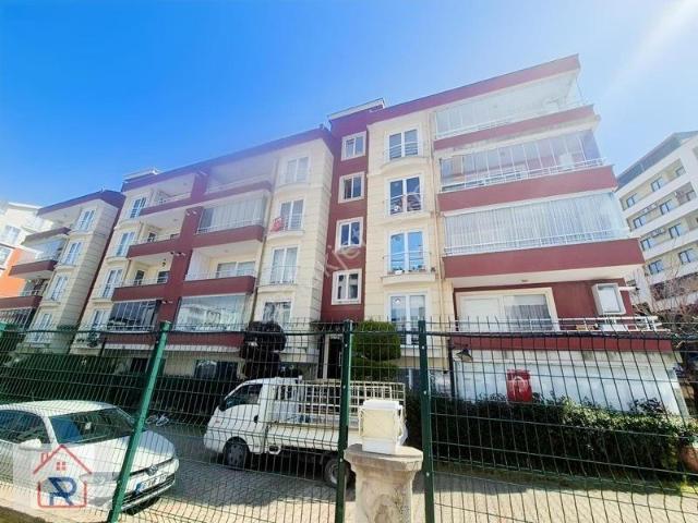 Güzelyalı 'da Geniş Ve Ferah 3+1 Kiralık Daire