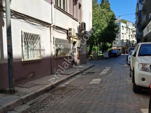 Güzelyalı'da Sahile Yakın Aydınlık 2+1 Kiralık Daire