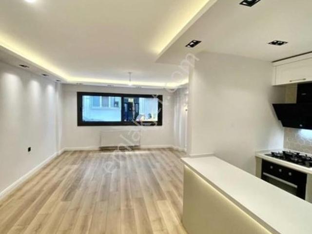 Güzelyalı'da Satılık Ultra Lüks 3 + 1 Yüksek Giriş Daire