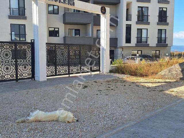 Güzelyalı Da Site İçinde Deniz Manzaralı Kiralık Daire
