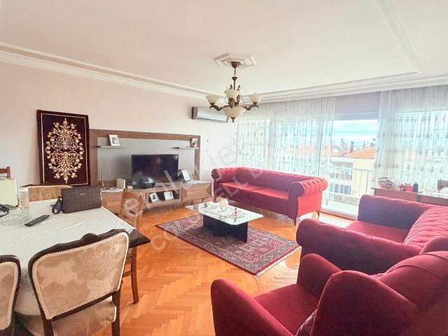 Güzelyalı İnönü Caddesi Üzeri, 3+1 Çift Cepheli Satılık Daire