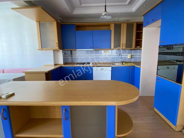 Güzelyalı Mah.de Kiralık 3+1 Geniş Oturumlu Kombili Daire