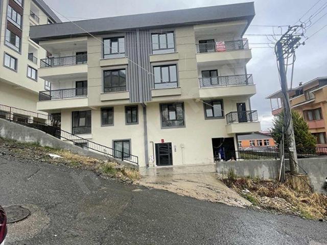Güzelyalı Mahallesinde 3+1 ebeveyn banyolu satılık daire