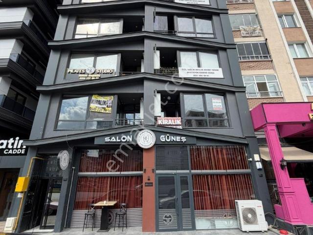 Güzelyalı Mahallesin'de Bulvara Cephe 2+1 Kiralık Daire