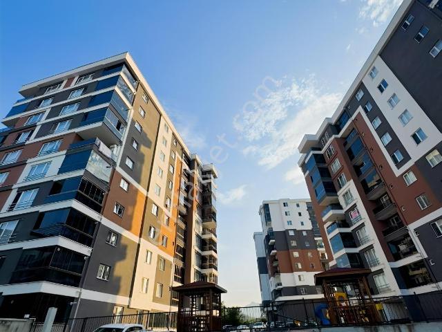Güzelyalı Mahallesinde Site İçerisinde Kiralık 2+1 Daire