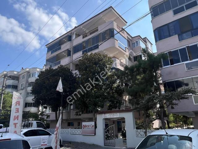 Güzelyalı Merkezde 2+1 Arakat Site İçi Daire