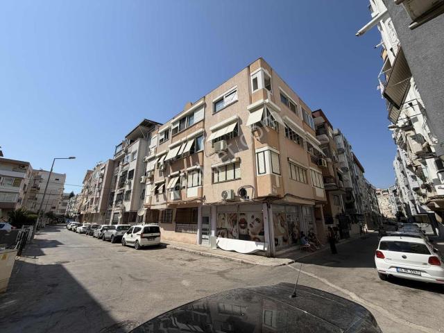 Güzelyalı'nın En Geniş Sokağında 4+1 Satılık Doğalgazlı Daire