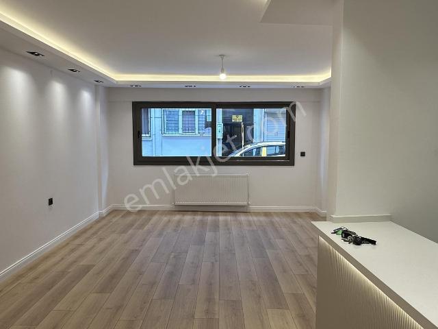 Güzelyalı Park Yakını 3+1 140m2 Masrafsız Bahçeli Yüksek Giriş