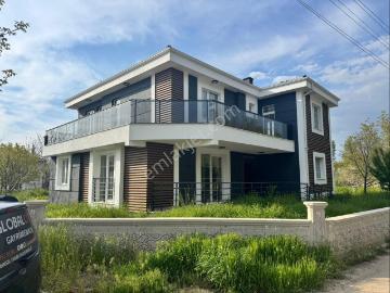 Güzler Parkı Cepheli Köşe Başı 200m2 Net Sıfır Satılık 4+1 Villa