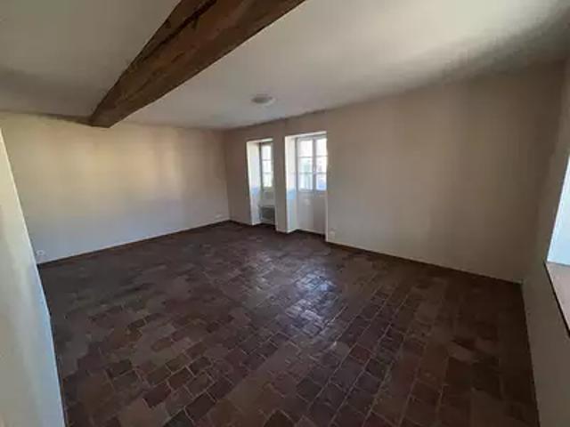 Gy l'Evêque 89580 Location appartement 3 pièces t3 au dernier étage