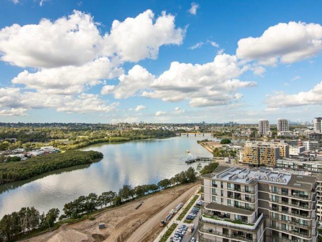 H2701 | An Exceptional Sky Home in Sydney's Most Connected Waterfront Village