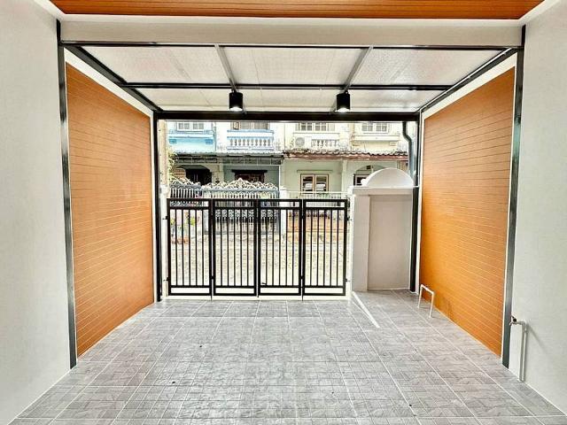 หมู่บ้านลภาวัน 1 บางบัวทอง ทาวน์เฮ้าส์ รีโนเวทใหม่ ใกล้ MRT สถานีบางพลู ใกล้เซ็นทรัล เวสเกต