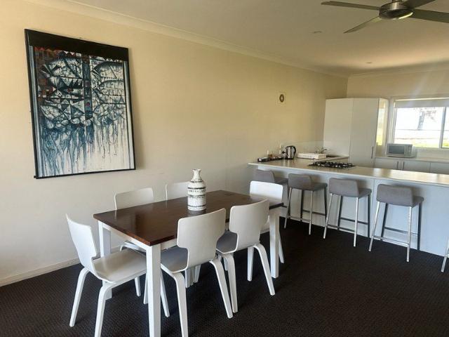 H Boutique has a Beautiful 2 Bedroom Studio Apartment close to vineyards