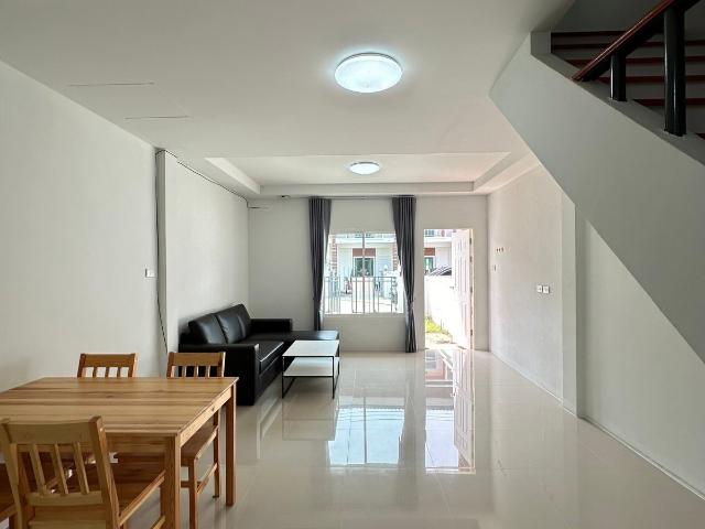 ให้เช่าบ้านทาวน์โฮม บ้านฉาง ระยอง 2 นอน 2 น้ำ พร้อมเฟอร์ฯ แอร์