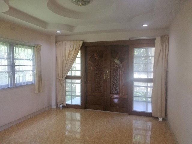 ให้เช่าบ้านเดี่ยว2ชั้น 100ตรว. จอดรถได้หลายคัน อยู่ถนนศรีนครินทร์ ใกล้โรงพยาบาลเปาโลสมุทรปราการ
