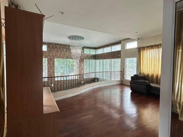 ให้เช่าบ้านเดี่ยว 3 ชั้น แกรนด์ บางกอก บูเลอวาร์ด เกษตร นวมินทร์ 5 ห้องนอน 7 ห้องน้ำ