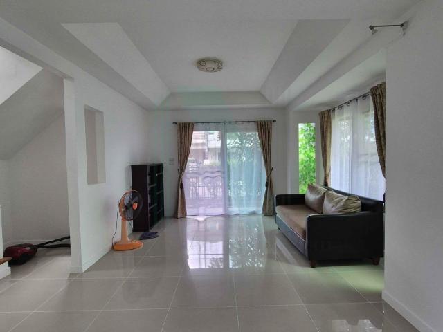 ให้เช่าบ้านเดี่ยว 2 ชั้น บ้านปาริชาต สุวินทวงศ์ 3 ห้องนอน 2 ห้องน้ำ