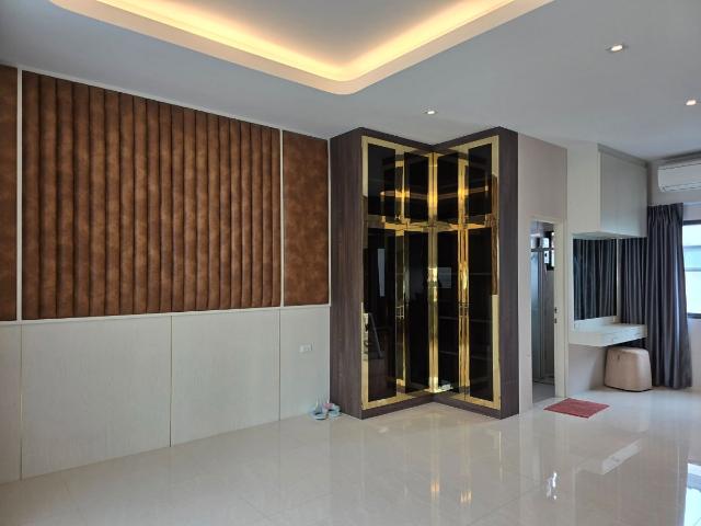 ให้เช่าบ้าน: DISTRICT Ekkamai Ramintra ดิสทริค เอกมัย รามอินทรา รหัสทรัพย์ | LNP H745