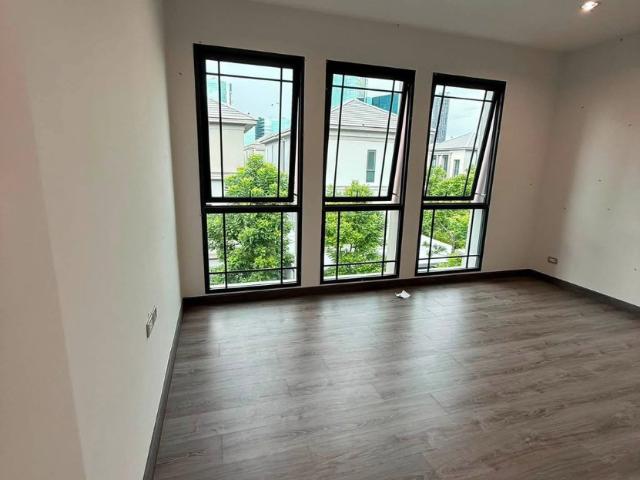 ให้เช่าบ้านใหม่ Baan Klang Muang Classe Ratchayothin 3 ห้องนอน 4 ห้องน้ำ เพียง 500 เมตรจาก BTS พหลโยธิน 24