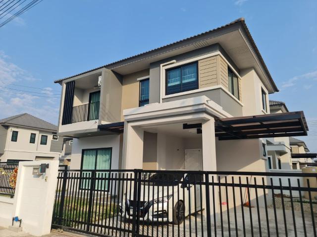 ให้เช่าบ้านโซนสันกำแพง สวยหรูพร้อมเข้าอยู่ RW004977