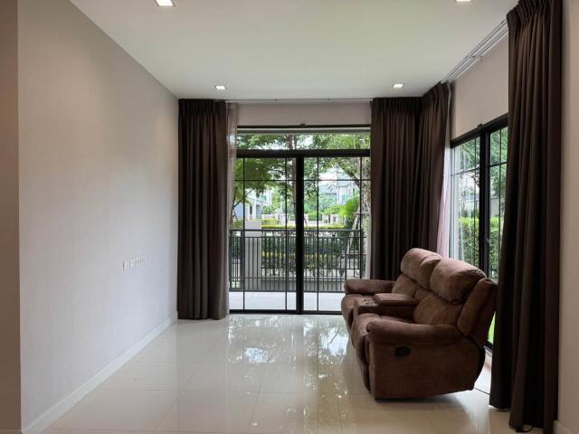 ให้เช่า Boulevard Sathorn–Pinklao 2 ใกล้ Central Westville ตำแหน่งสวยหน้าบ้านไม่ชนใคร บ้านพร้อมอยู่ค่ะ