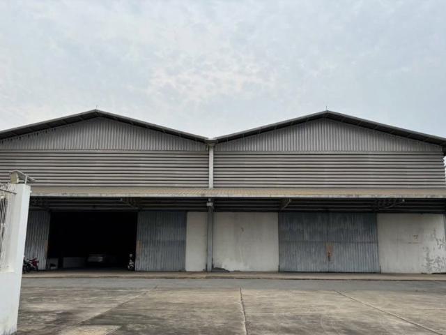 ให้ เช่าโกดังพร้อมเครน 5 ตัน พื้นที่ 2,280 ตร.ม. ทำเลเทพารักษ์ บางพลี สมุทรปราการ ติดถนนใหญ่