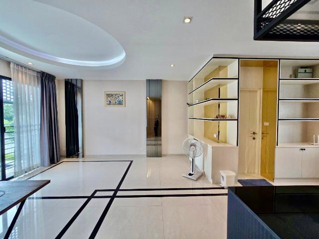 ให้เช่า Home Office 3.5 ชั้น District Ekkamai – Ramintra Modern Luxury Built in ทั้งหลัง พร้อมใช้งาน ทำเลศักยภาพย่านเลียบด่วนรามอินทรา