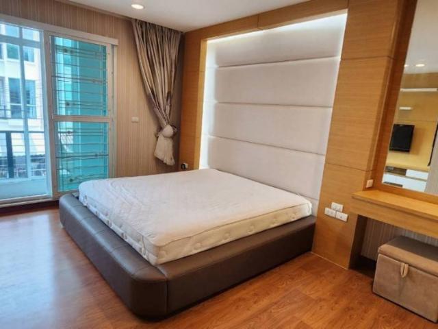 ให้เช่า โมเดิร์นทาวน์โฮม 3ชั้น 3ห้องนอน 3ห้องน้ำ 2ที่จอดรถ บ้านกลางเมือง เอสเซ้นส์ สาทร ตากสิน2 เดินไป BTSได้เลย