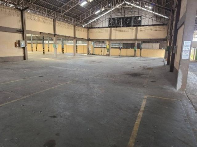 ให้เช่าโรงงาน โกดัง พร้อมสำนักงาน /ใกล้ นิคมบางปู / อยู่ในซอยบุญมีทรัพย์ เทพารักษ์ / พื้นที่ดิน 3 ไร่กว่า / พื้นที่ใช้สอยรวม 5000 ตารางเมตร / มี รง 4