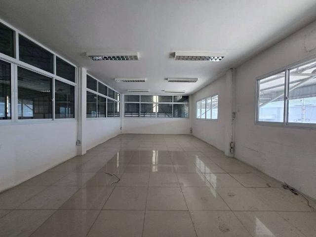 ให้เช่าโรงงาน/คลังสินค้า ผังส้ม 2500 ตรม.ใกล้ท่าเรือแหลมฉบัง ศรีราชา