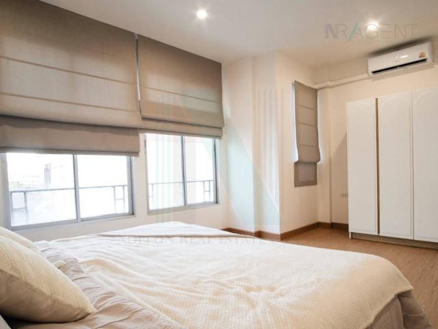 ให้เช่าทาวน์เฮาส์ 3 ชั้น บ้านกลางเมือง บริติช ทาวน์ ศรีนครินทร์ 3 ห้องนอน 4 ห้องน้ำ