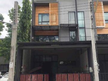 ให้เช่า ทาวน์โฮม 3 ชั้น หลังมุม อีโคสเปซ เกษตร นวมินทร์ พร้อมอยู่